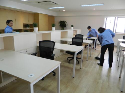 室內(nèi)辦公室、會(huì)議室日常保潔需要注意的事項(xiàng)