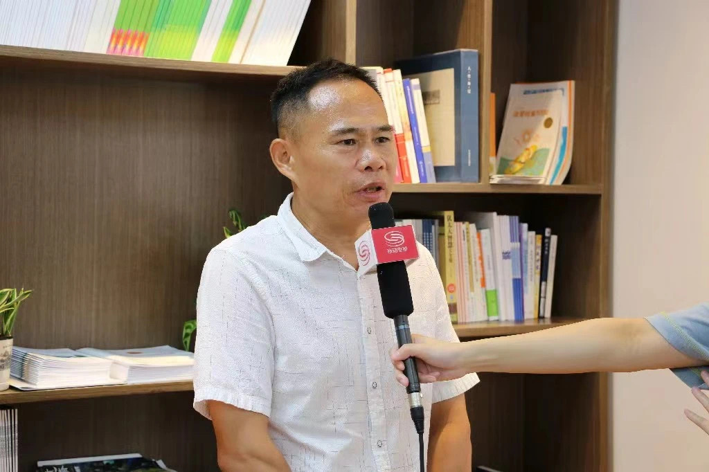 商丘市總工會(huì)深圳市服務(wù)中心龍華站站長(zhǎng)：愛(ài)心企業(yè)送溫暖，回饋社會(huì)顯擔(dān)當(dāng)